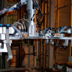 Automatización con robots línea de prensado